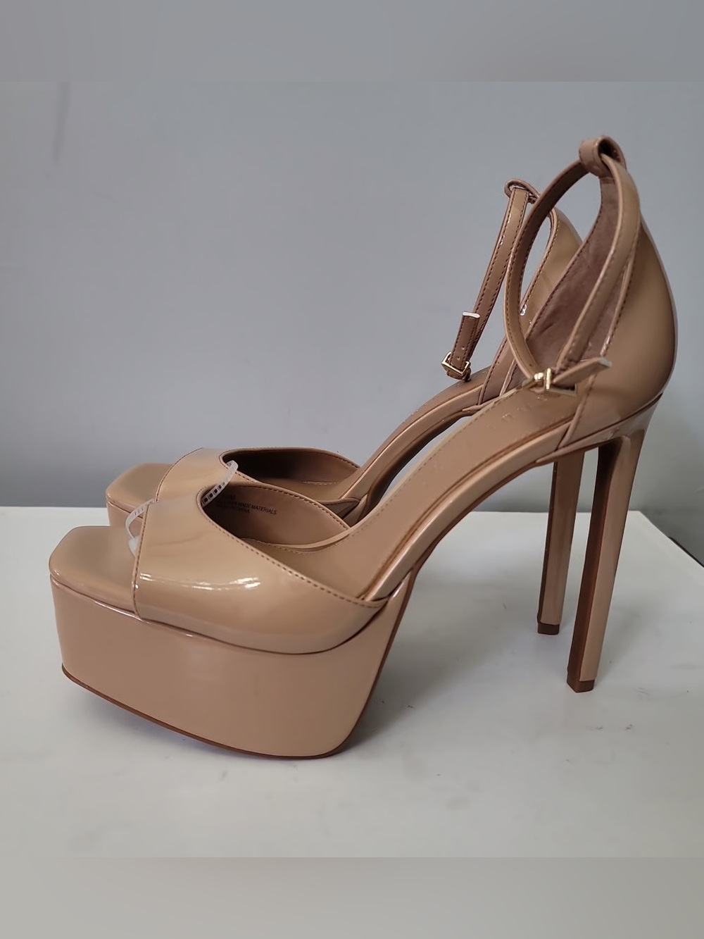 Gianni Bini Nude Patent Platform Sandals with Ankle Strap size 9.5